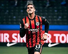 爱游戏娱乐-法兰克福客场逆转成功,取得关键胜利的原因